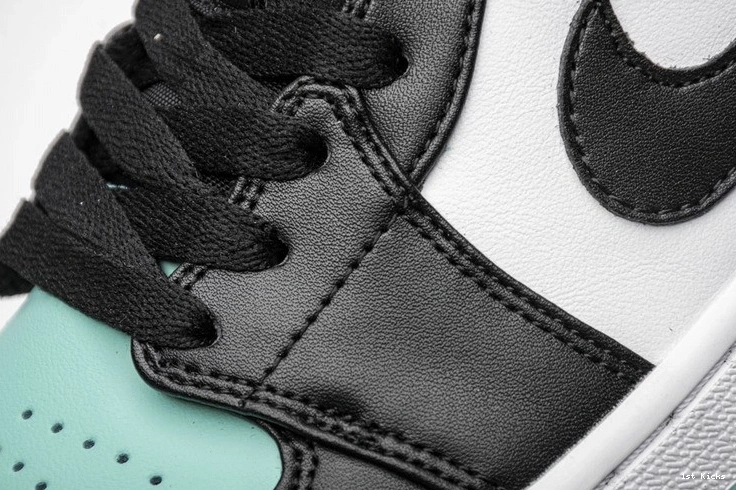 Emerald Jordan Low  1 553558-117 Toe 0202